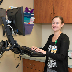 gme-fm1 Doctor in office setting